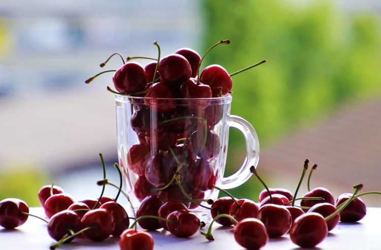 cherries-6308871_1920.jpg