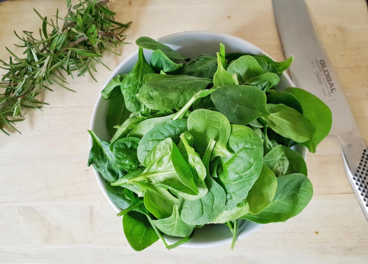spinach-3708115_1920.jpg
