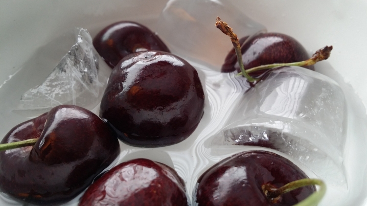 cherries-5006333_1920.jpg